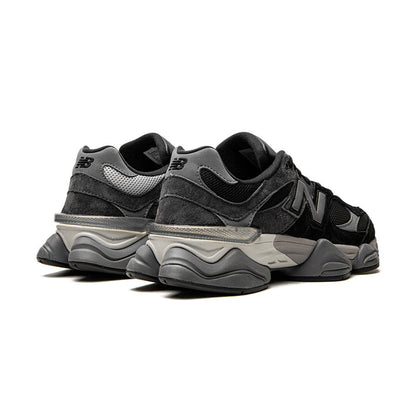9060 "Black/Castlerock"